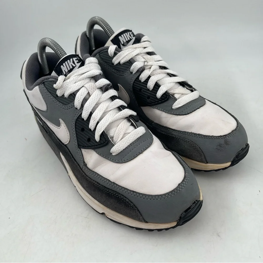 Nike Unisex Kids Air Max 90-SZ 7 Youth -Grey White Basketball Shoes Sneakers